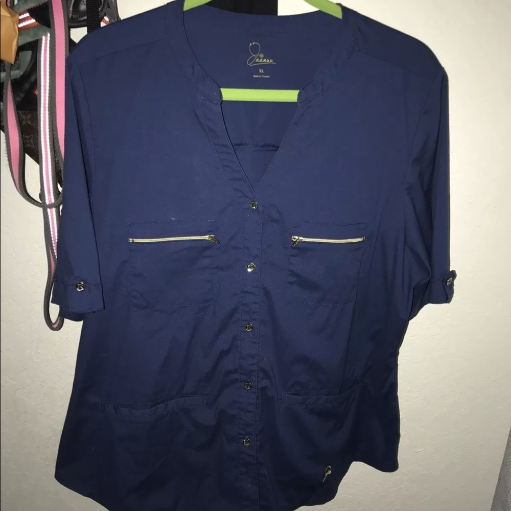 Jaanuu Button down scrub top